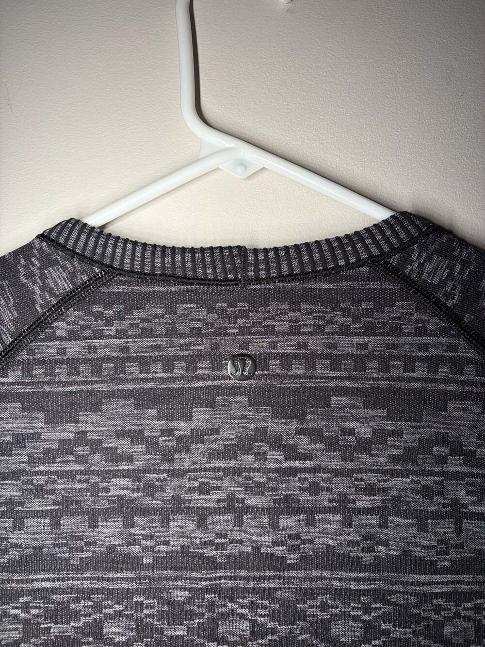 Lululemon Rest Less Pullover Long Sleeve in Aztec Geo Black Grey - Picture 3 of 5